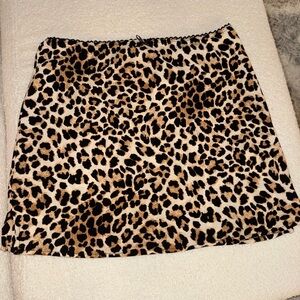 Topshop Leopard Print Mini Skirt with Satin Finish 🐆